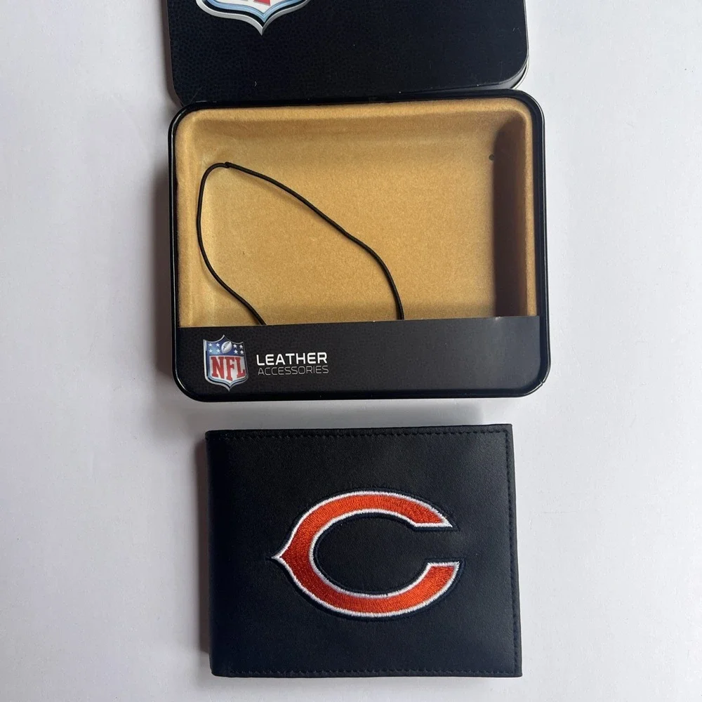 NFL Chicago Bears Leather Bi-Fold Wallet Embroidered Logo New w/ Tin Gift Box